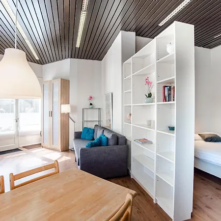 Stop & 1 בית נופש *